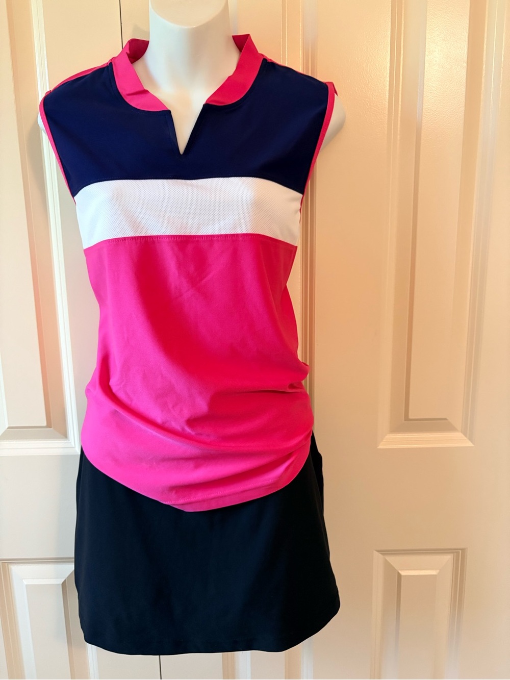 be inspired Sleeveless Colorblock Tank in Hot Pink, Navy & White, size L